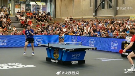 他在底线的 他在底线的