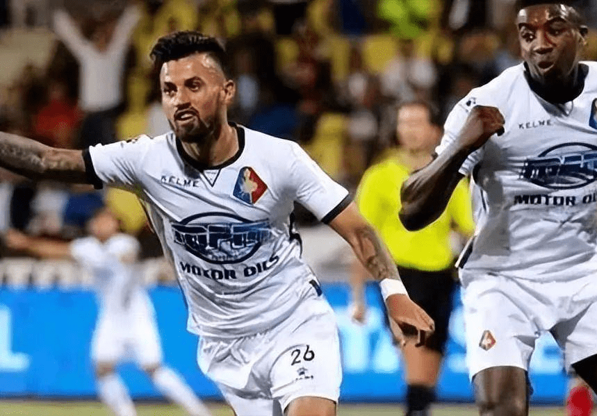 许多年轻球 许多年轻球