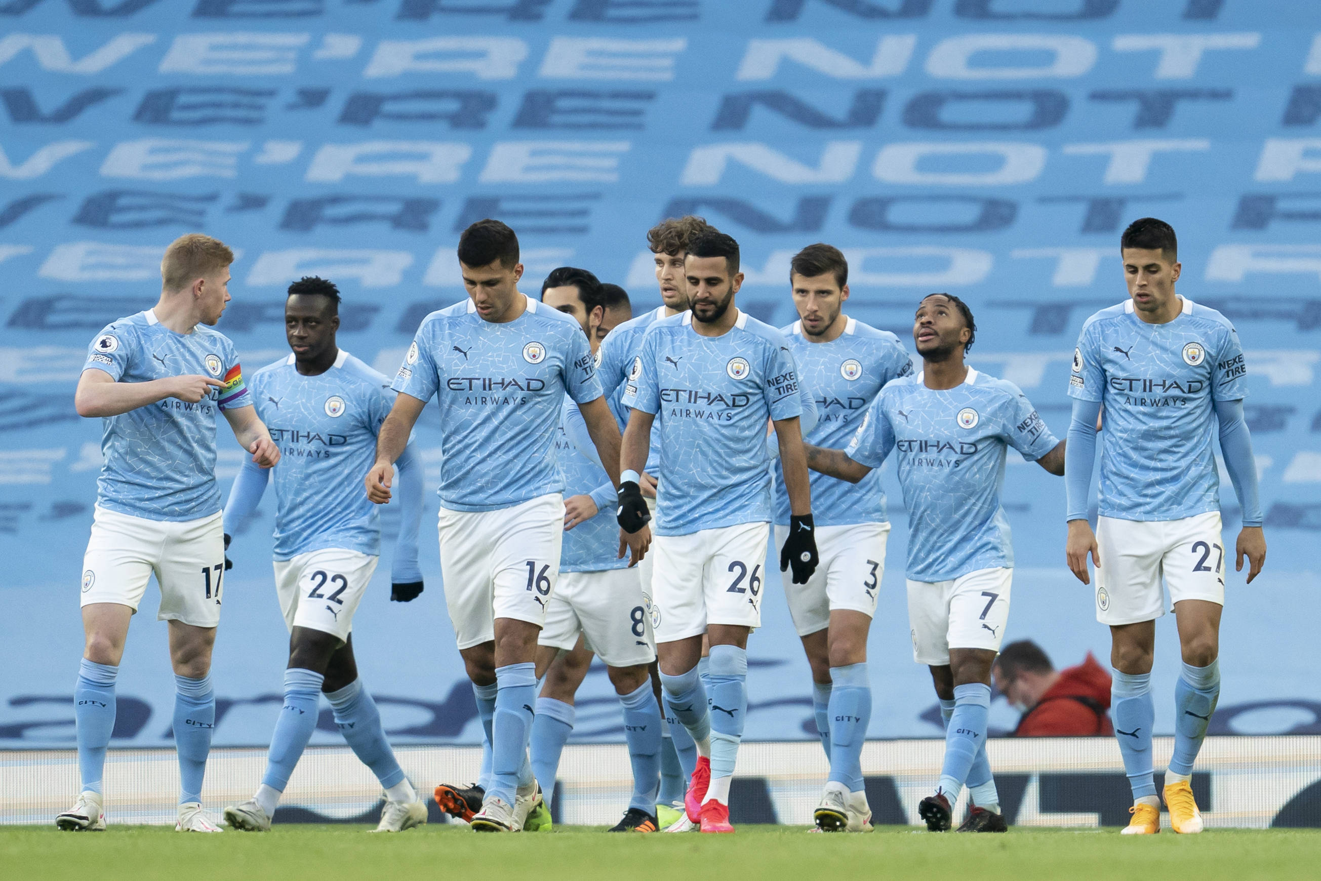 社交媒体传 社交媒体传