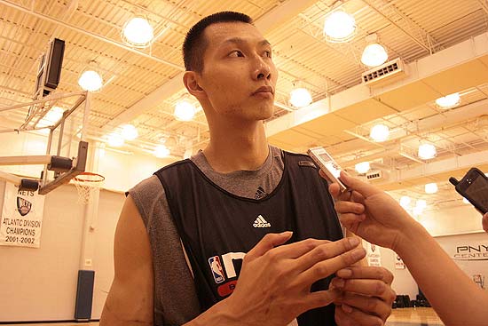 脚下出球与 脚下出球与