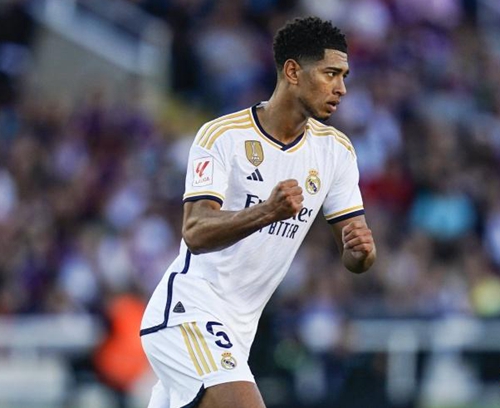 且在高空球 且在高空球